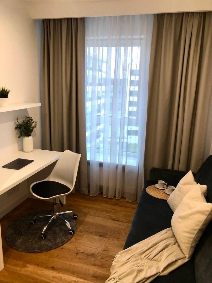 Apartaments Airport Okecie Premium Warschau Exterior foto